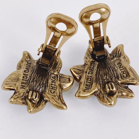 Vintage Signed Heidi Daus Gold Tone Green Crystal Floral Clip-On Earrings - Picture 9 of 10